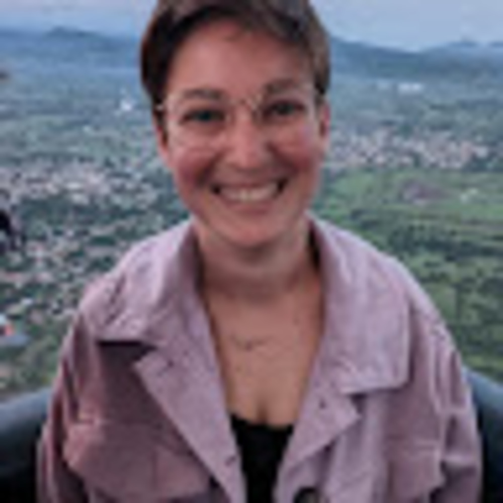 Meet your Posher, Claire